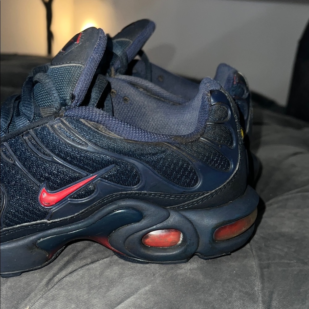 Air Max Plus GS 'Midnight Navy Challenge Red' Navy and Red Athletic Sneakers - Picture 4 of 9